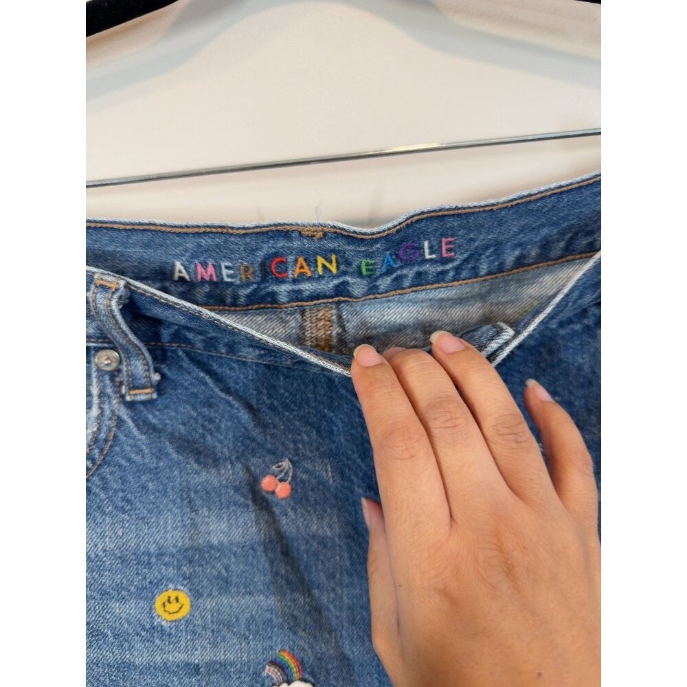 American Eagle Outfitters 90s Boyfriend Denim Shorts Embroidered US 16 - Picture 4 of 7